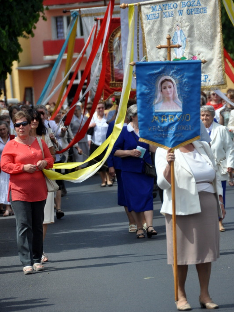 Boże Ciało: Procesje eucharystyczne na ulicach miast (FOTO, VIDEO)
