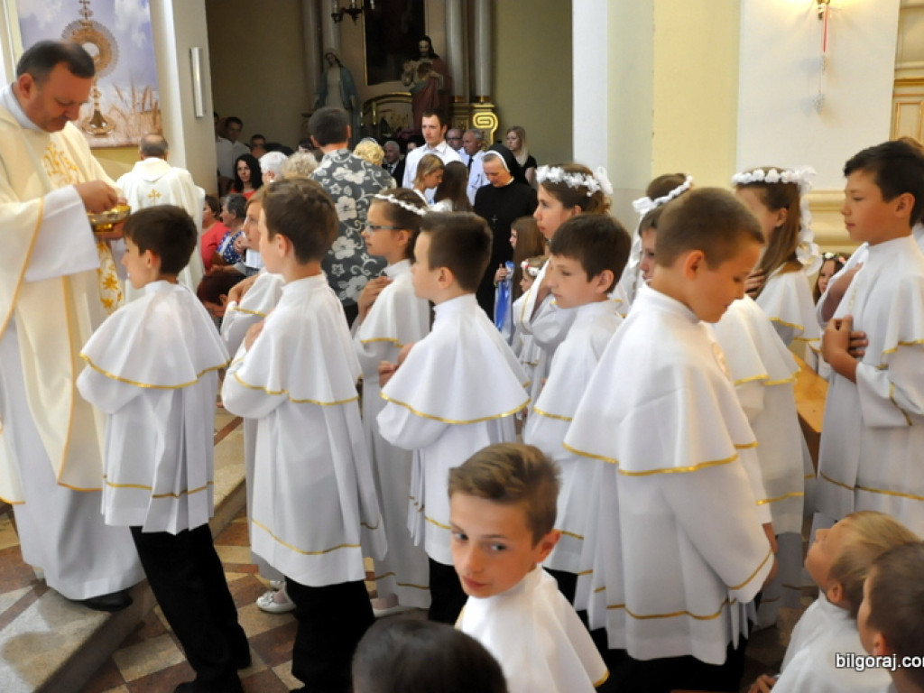 Boże Ciało: Procesje eucharystyczne na ulicach miast (FOTO, VIDEO)