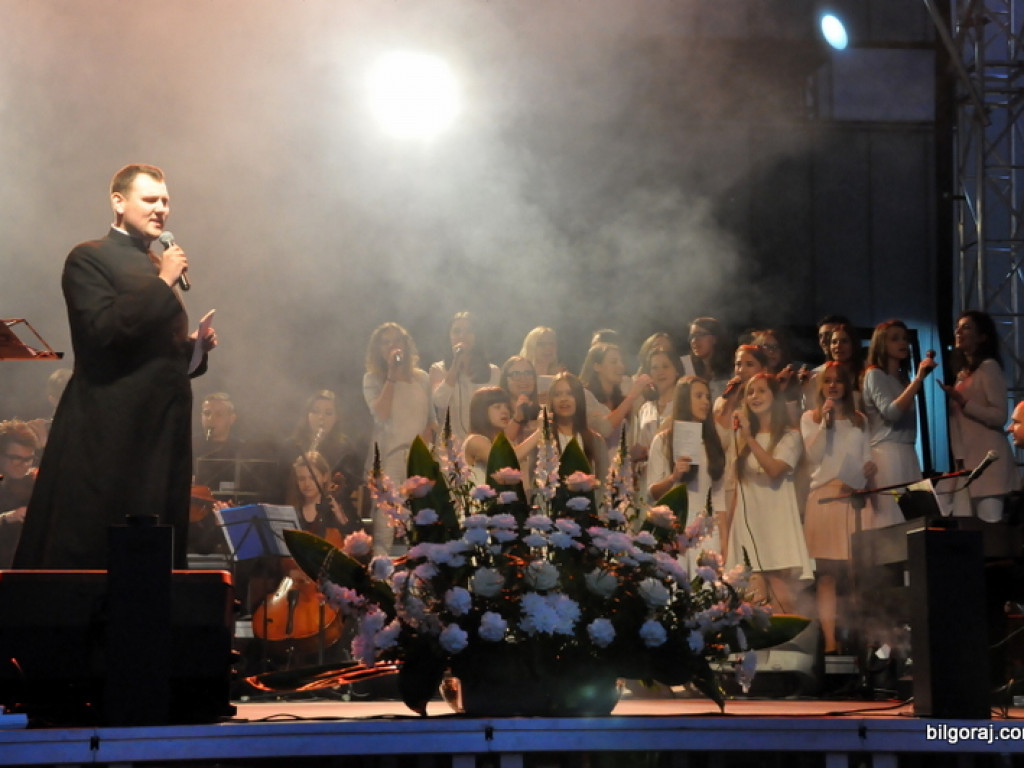 Wieczór Uwielbienia na podsumowanie Uroczystości Bożego Ciała (FOTO, VIDEO)