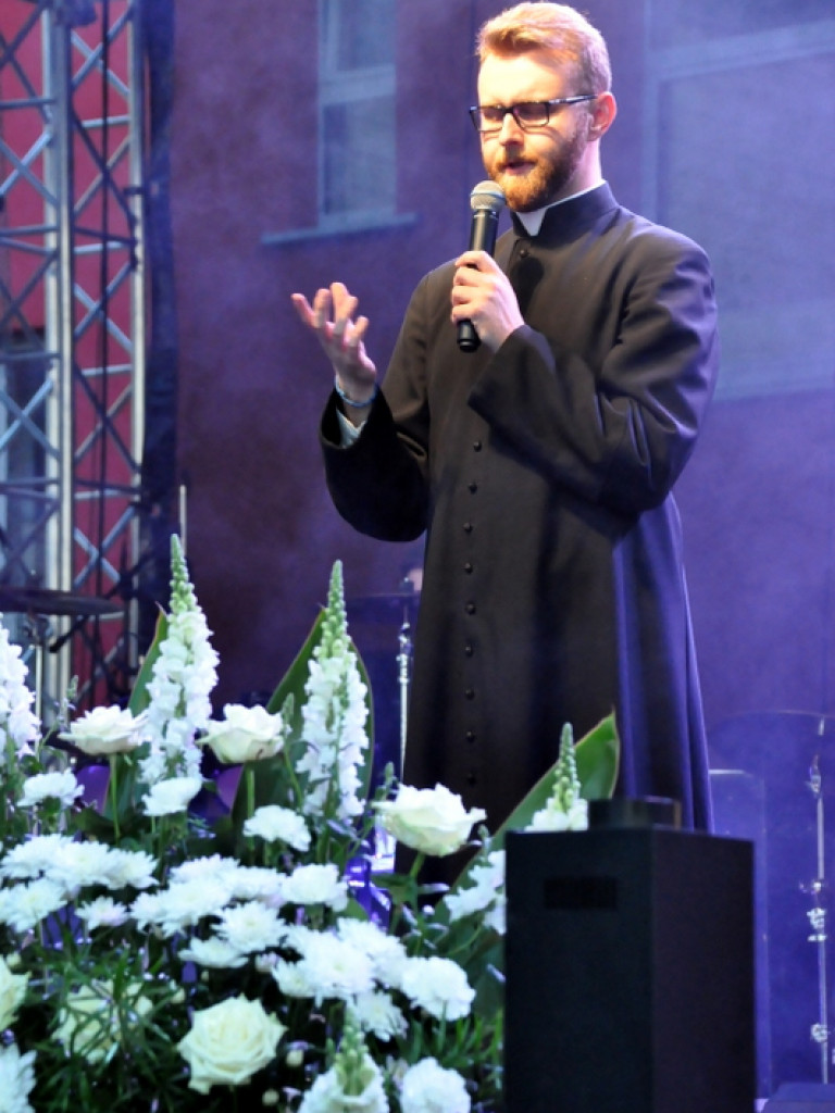 Wieczór Uwielbienia na podsumowanie Uroczystości Bożego Ciała (FOTO, VIDEO)