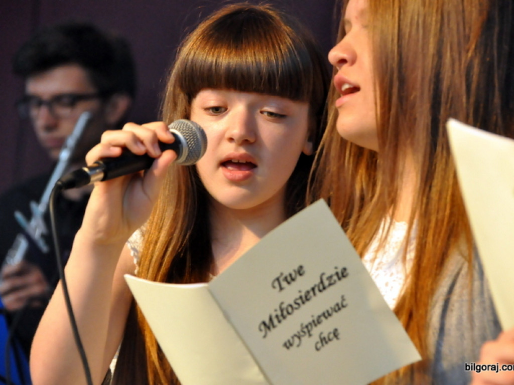 Wieczór Uwielbienia na podsumowanie Uroczystości Bożego Ciała (FOTO, VIDEO)
