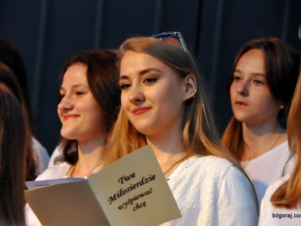 Wieczór Uwielbienia na podsumowanie Uroczystości Bożego Ciała (FOTO, VIDEO)