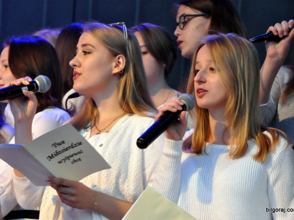 Wieczór Uwielbienia na podsumowanie Uroczystości Bożego Ciała (FOTO, VIDEO)