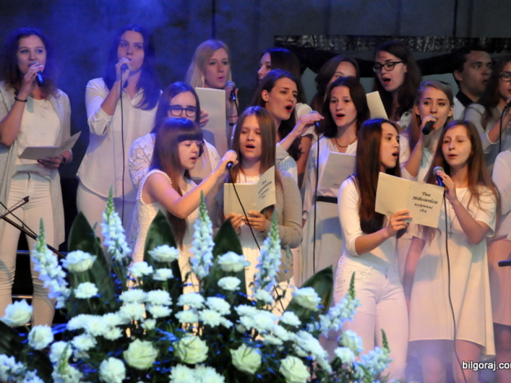 Wieczór Uwielbienia na podsumowanie Uroczystości Bożego Ciała (FOTO, VIDEO)