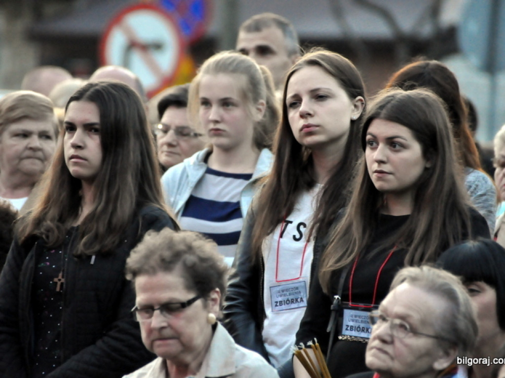 Wieczór Uwielbienia na podsumowanie Uroczystości Bożego Ciała (FOTO, VIDEO)