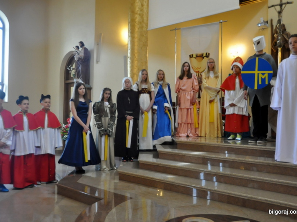 Niezwykłe przedstawienie młodzieży z KSM na 1050. rocznicę chrztu Polski (FOTO)