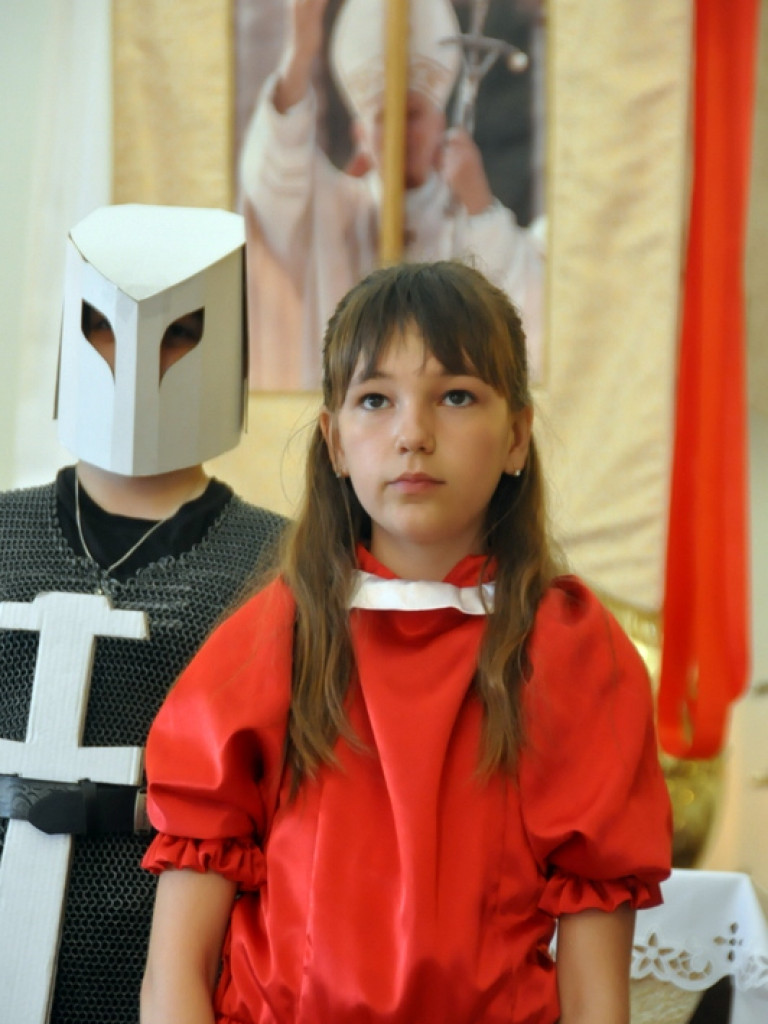 Niezwykłe przedstawienie młodzieży z KSM na 1050. rocznicę chrztu Polski (FOTO)