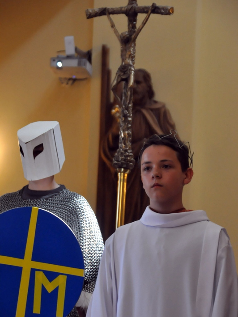 Niezwykłe przedstawienie młodzieży z KSM na 1050. rocznicę chrztu Polski (FOTO)