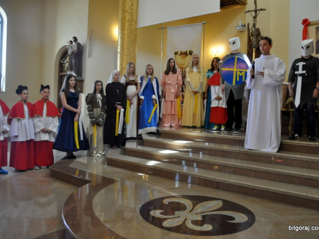 Niezwykłe przedstawienie młodzieży z KSM na 1050. rocznicę chrztu Polski (FOTO)