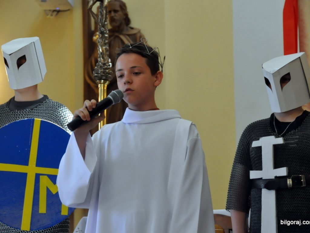 Niezwykłe przedstawienie młodzieży z KSM na 1050. rocznicę chrztu Polski (FOTO)