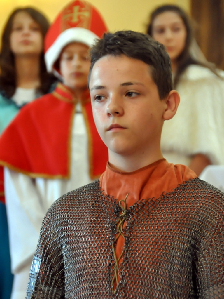 Niezwykłe przedstawienie młodzieży z KSM na 1050. rocznicę chrztu Polski (FOTO)