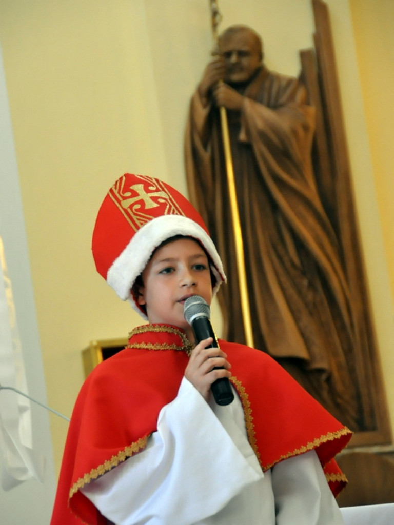 Niezwykłe przedstawienie młodzieży z KSM na 1050. rocznicę chrztu Polski (FOTO)