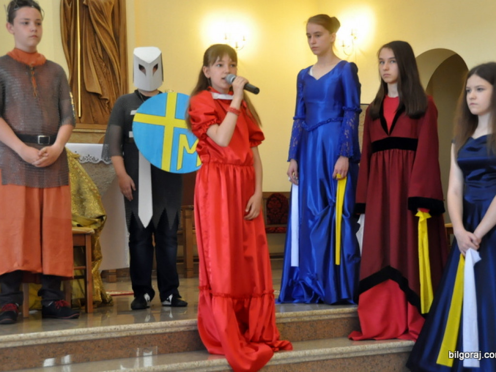 Niezwykłe przedstawienie młodzieży z KSM na 1050. rocznicę chrztu Polski (FOTO)