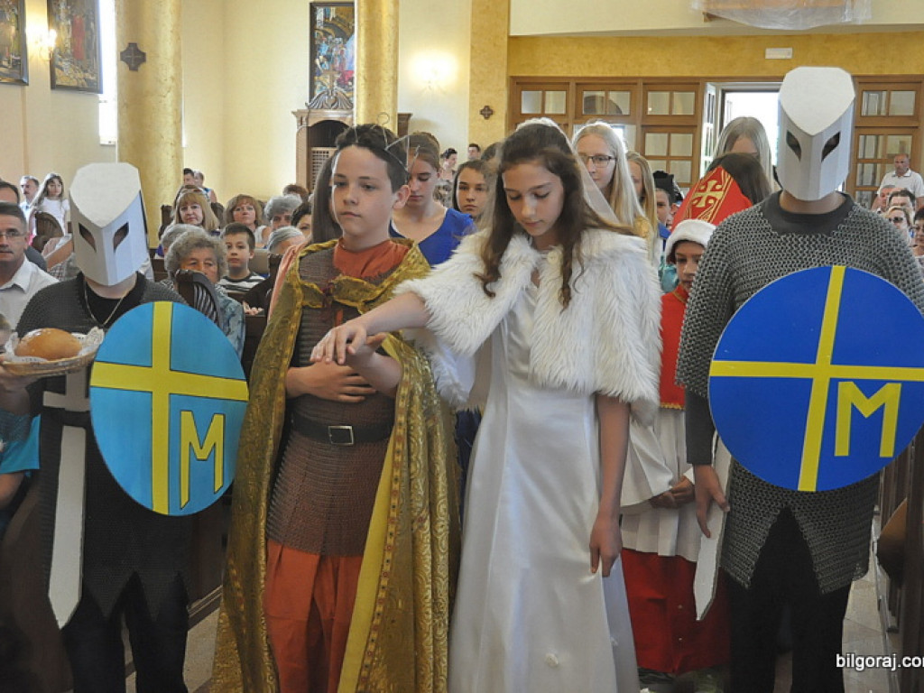 Niezwykłe przedstawienie młodzieży z KSM na 1050. rocznicę chrztu Polski (FOTO)