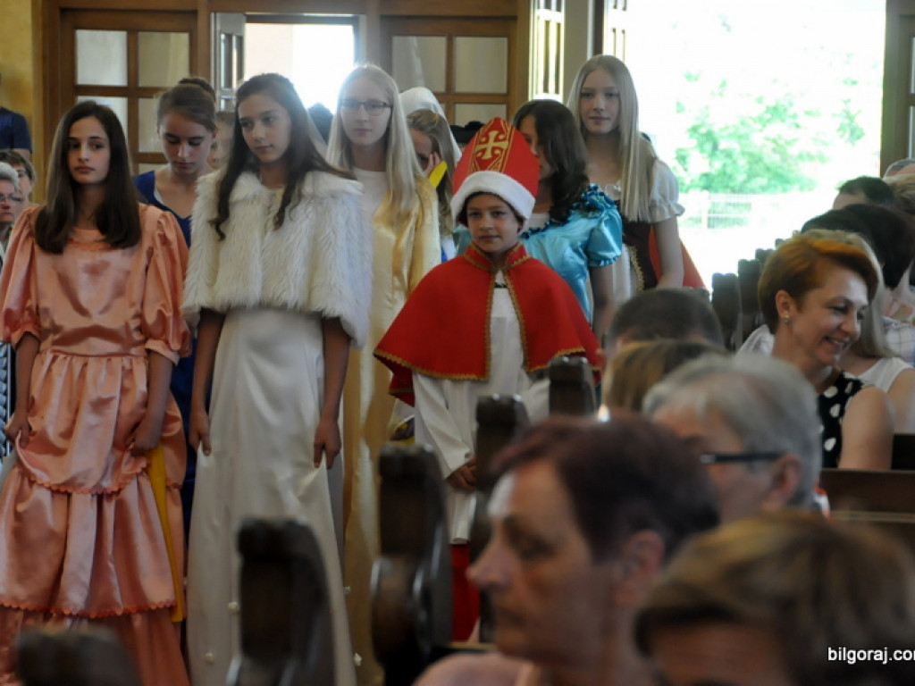 Niezwykłe przedstawienie młodzieży z KSM na 1050. rocznicę chrztu Polski (FOTO)