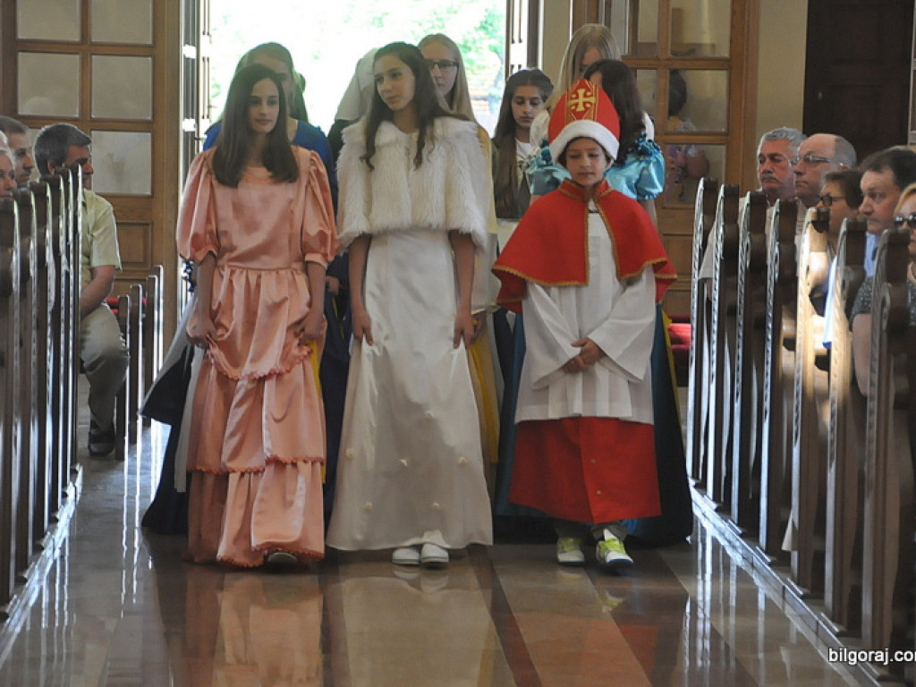 Niezwykłe przedstawienie młodzieży z KSM na 1050. rocznicę chrztu Polski (FOTO)