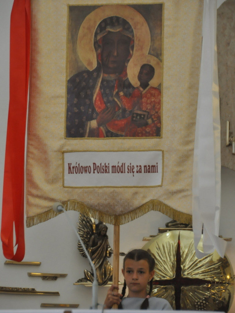 Niezwykłe przedstawienie młodzieży z KSM na 1050. rocznicę chrztu Polski (FOTO)