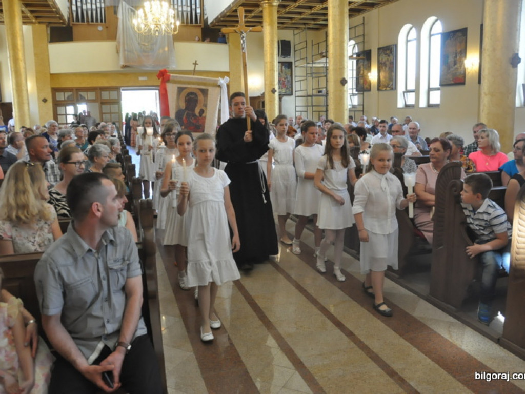 Niezwykłe przedstawienie młodzieży z KSM na 1050. rocznicę chrztu Polski (FOTO)