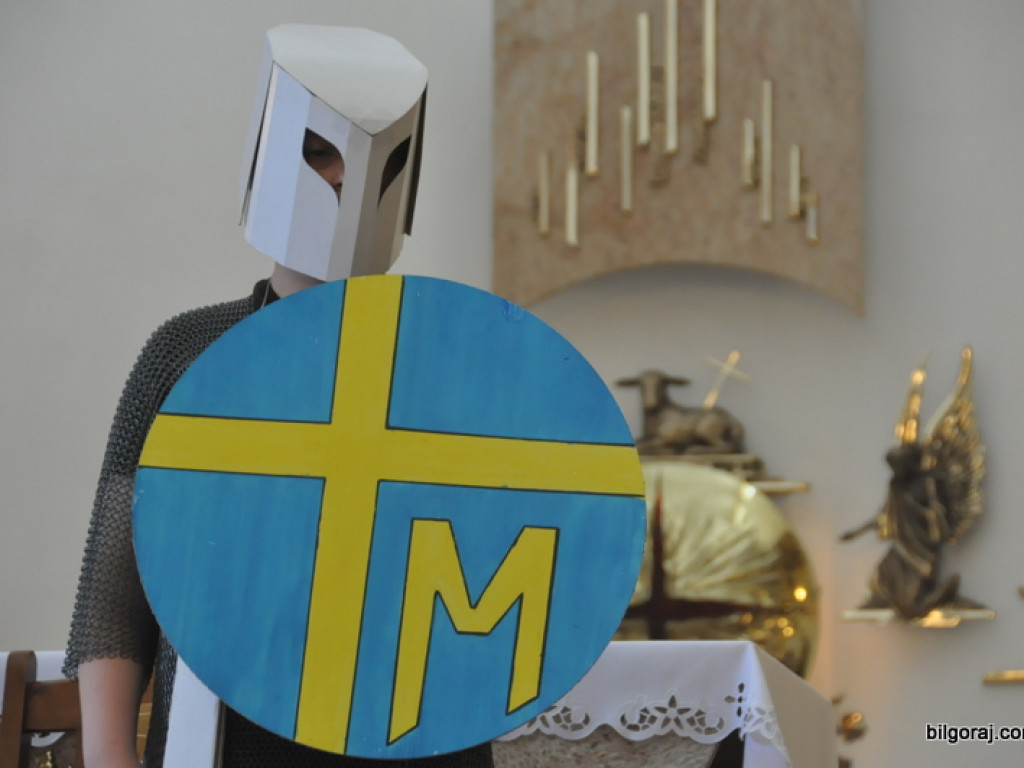 Niezwykłe przedstawienie młodzieży z KSM na 1050. rocznicę chrztu Polski (FOTO)