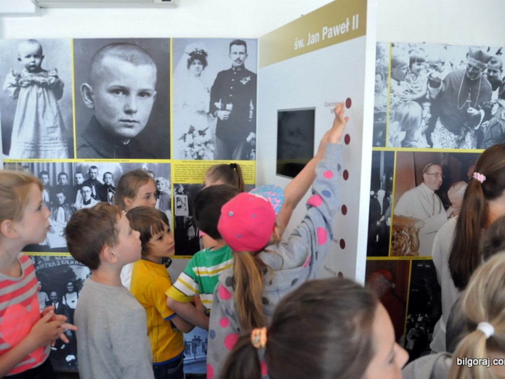 Mobilne Muzeum św. Jana Pawła II i św. Faustyny (FOTO)