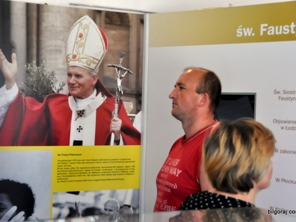 Mobilne Muzeum św. Jana Pawła II i św. Faustyny (FOTO)