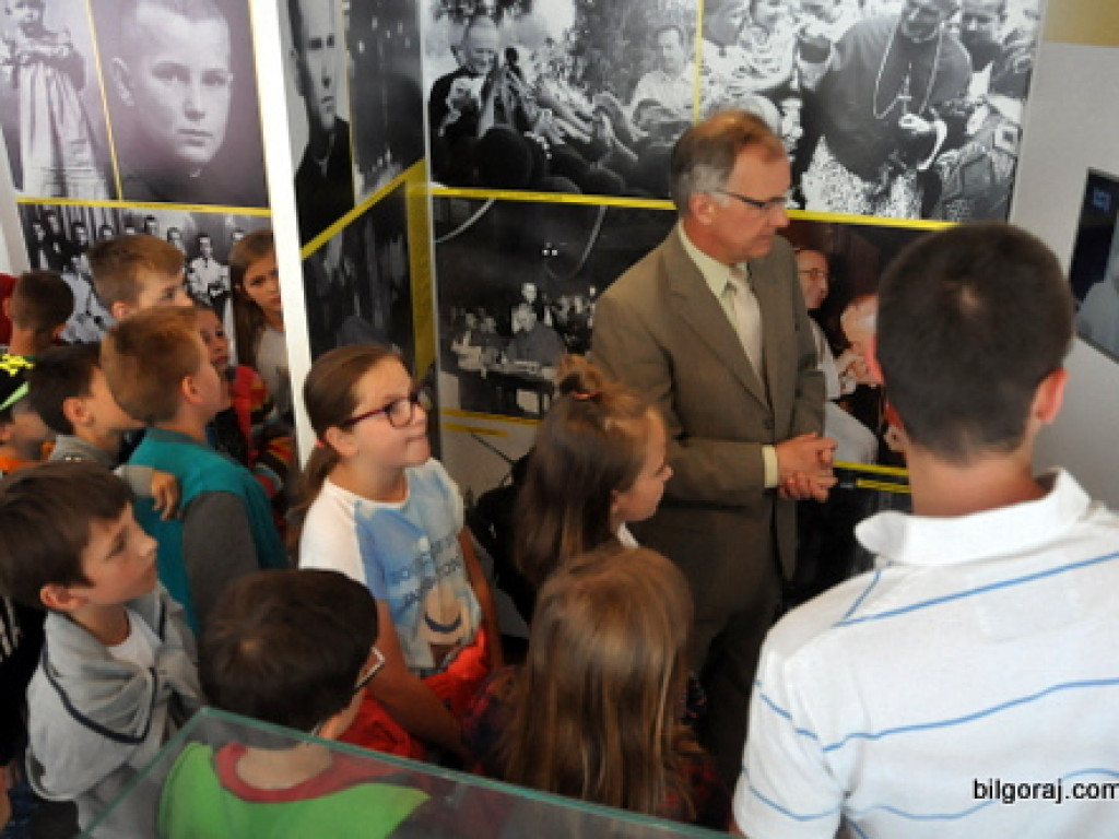 Mobilne Muzeum poświęcone św. Janowi Pawłowi II i św. Faustynie w Biłgoraju (FOTO)