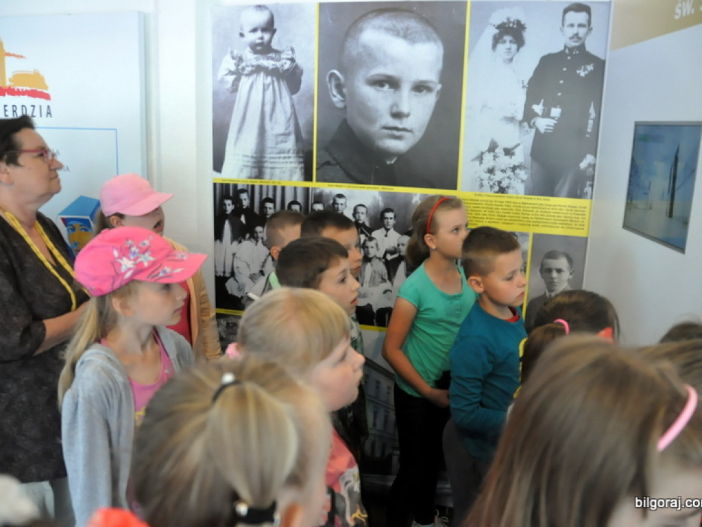 Mobilne Muzeum poświęcone św. Janowi Pawłowi II i św. Faustynie w Biłgoraju (FOTO)