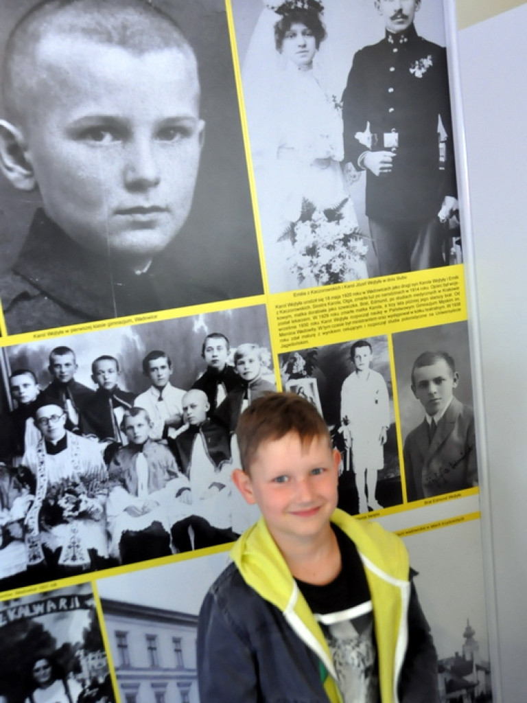 Mobilne Muzeum poświęcone św. Janowi Pawłowi II i św. Faustynie w Biłgoraju (FOTO)