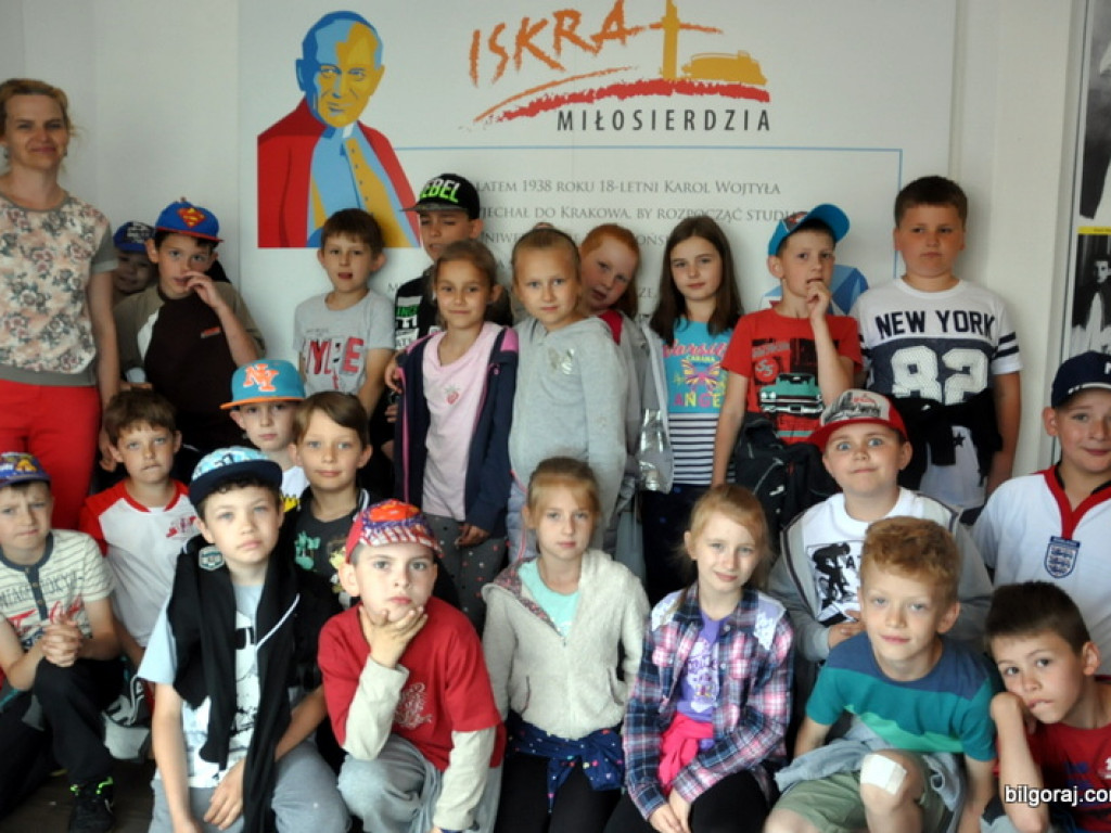 Mobilne Muzeum poświęcone św. Janowi Pawłowi II i św. Faustynie w Biłgoraju (FOTO)