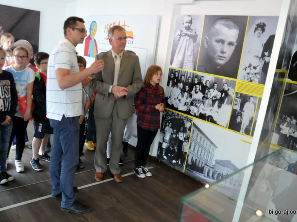 Mobilne Muzeum poświęcone św. Janowi Pawłowi II i św. Faustynie w Biłgoraju (FOTO)