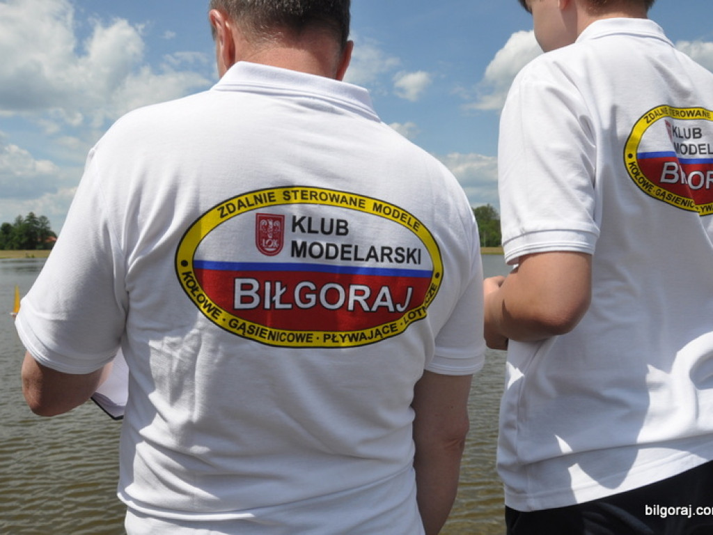 Zawody modeli pływających na biłgorajskim Zalewie (FOTO)