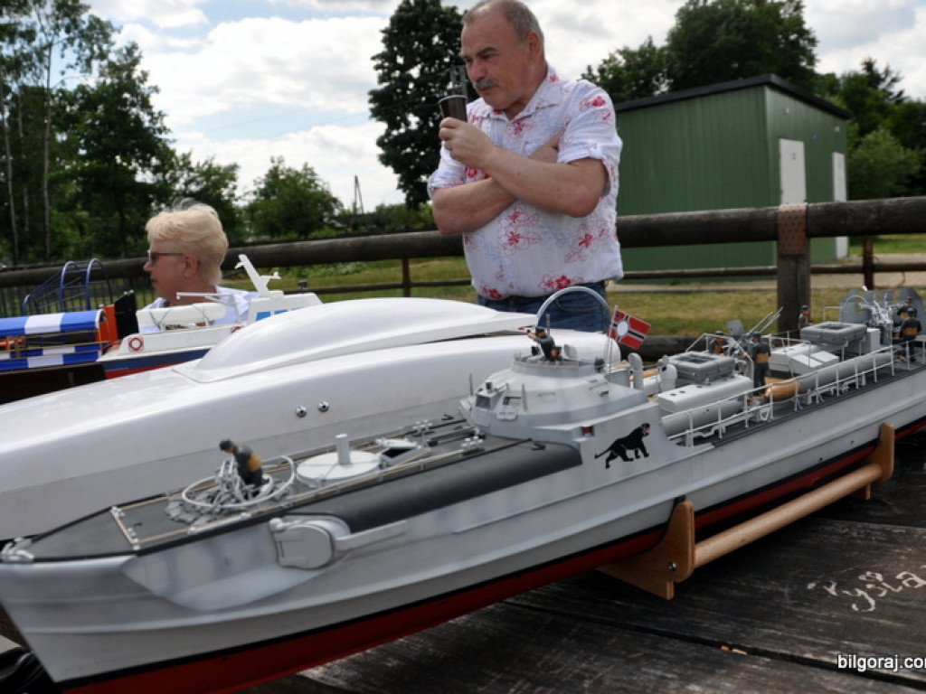 Zawody modeli pływających na biłgorajskim Zalewie (FOTO)