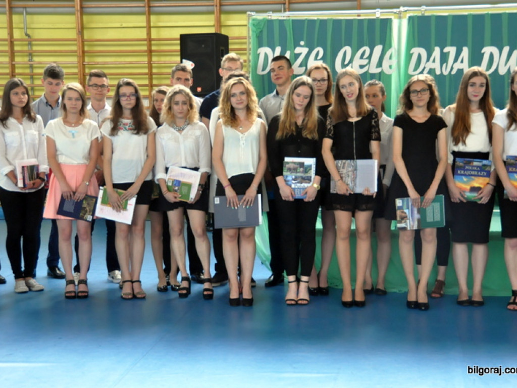 Żegnaj szkoło, czas wakacji! (FOTO)