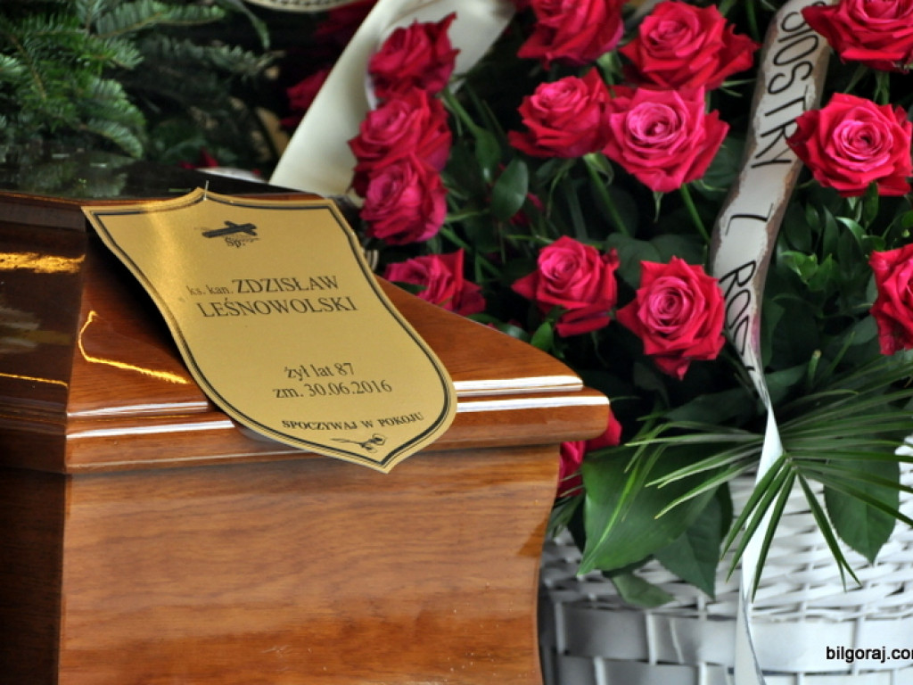 Pogrzeb ks. kanonika Zdzisława Leśnowolskiego (FOTO)