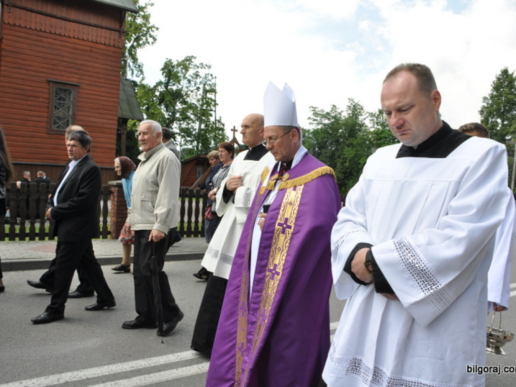 Pogrzeb ks. kanonika Zdzisława Leśnowolskiego (FOTO)