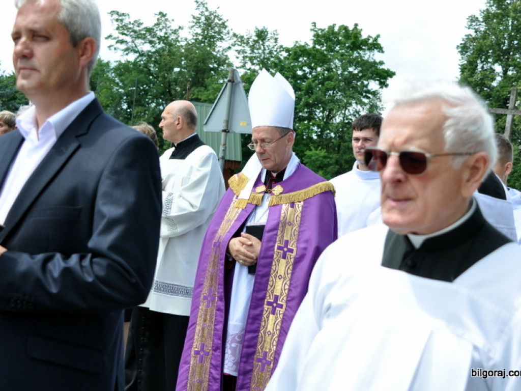 Pogrzeb ks. kanonika Zdzisława Leśnowolskiego (FOTO)