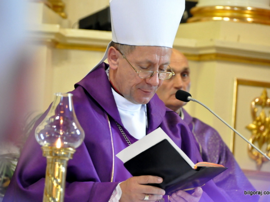 Pogrzeb ks. kanonika Zdzisława Leśnowolskiego (FOTO)