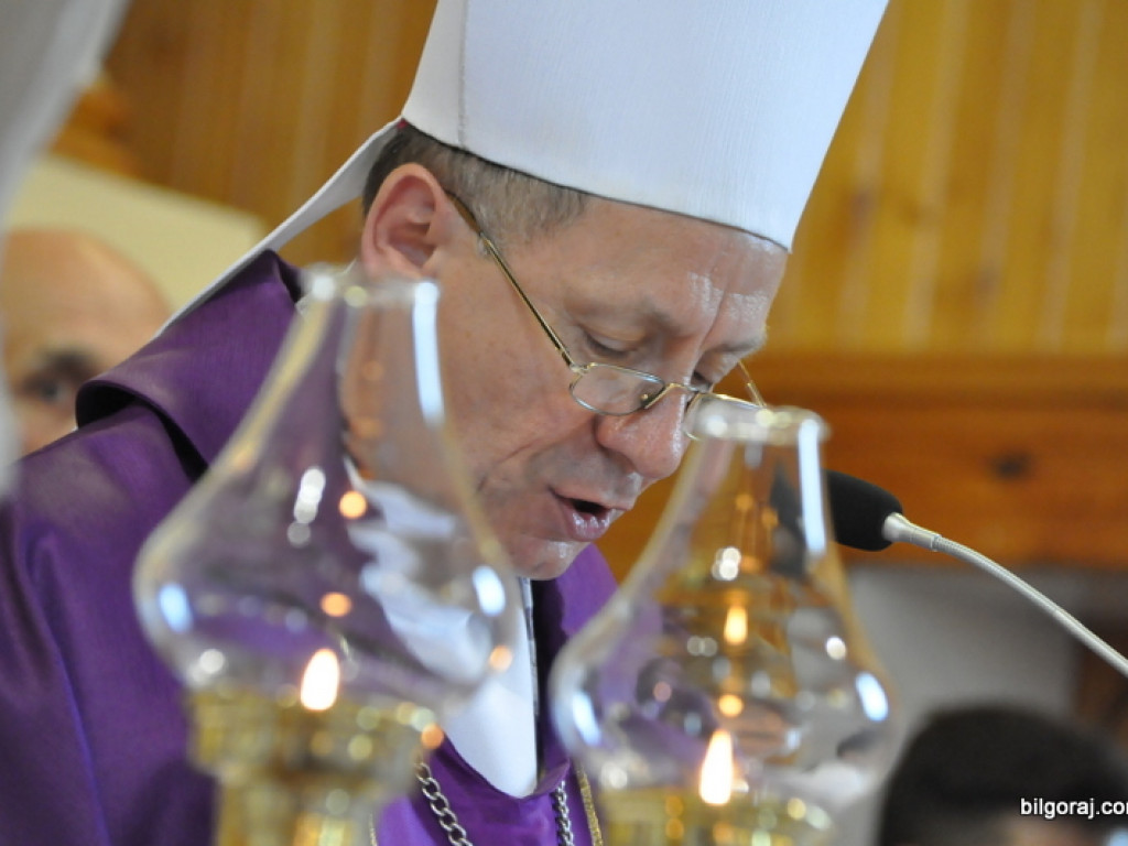 Pogrzeb ks. kanonika Zdzisława Leśnowolskiego (FOTO)