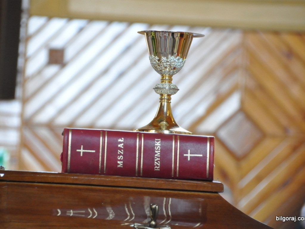 Pogrzeb ks. kanonika Zdzisława Leśnowolskiego (FOTO)