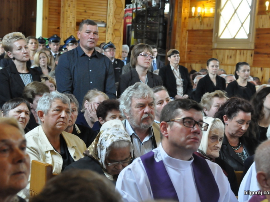 Pogrzeb ks. kanonika Zdzisława Leśnowolskiego (FOTO)