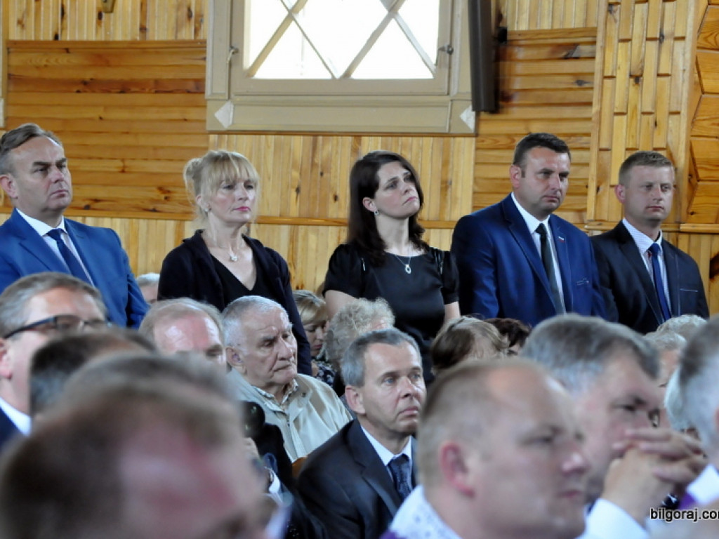 Pogrzeb ks. kanonika Zdzisława Leśnowolskiego (FOTO)