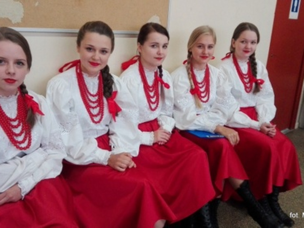 Zespoły MDK na Zjeździe Polonii w Osny pod Paryżem