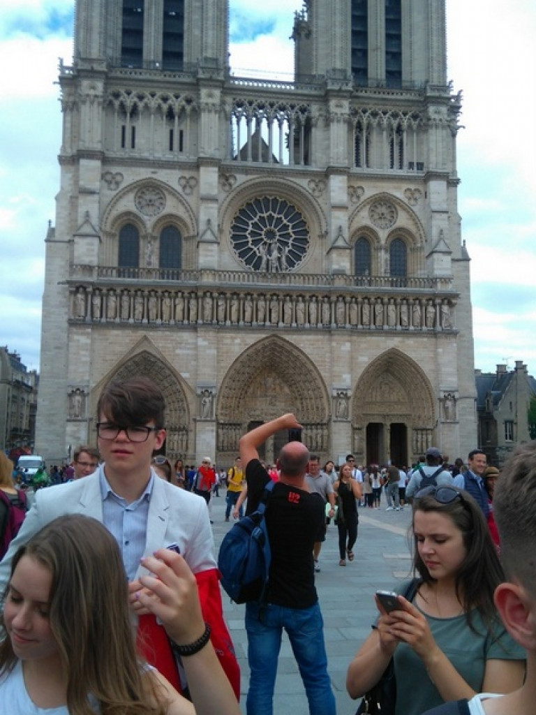 Zespoły MDK na Zjeździe Polonii w Osny pod Paryżem