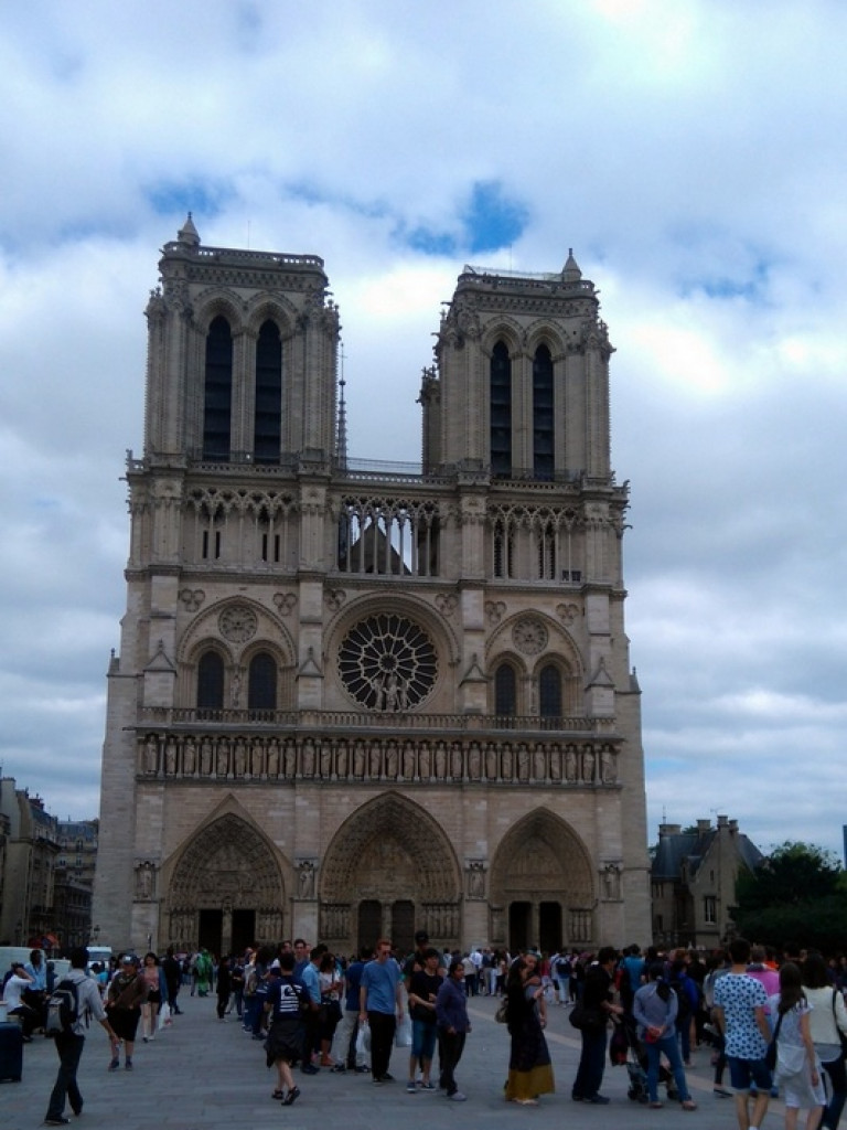 Zespoły MDK na Zjeździe Polonii w Osny pod Paryżem