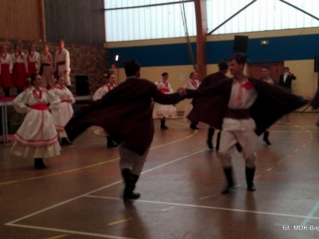 Zespoły MDK na Zjeździe Polonii w Osny pod Paryżem