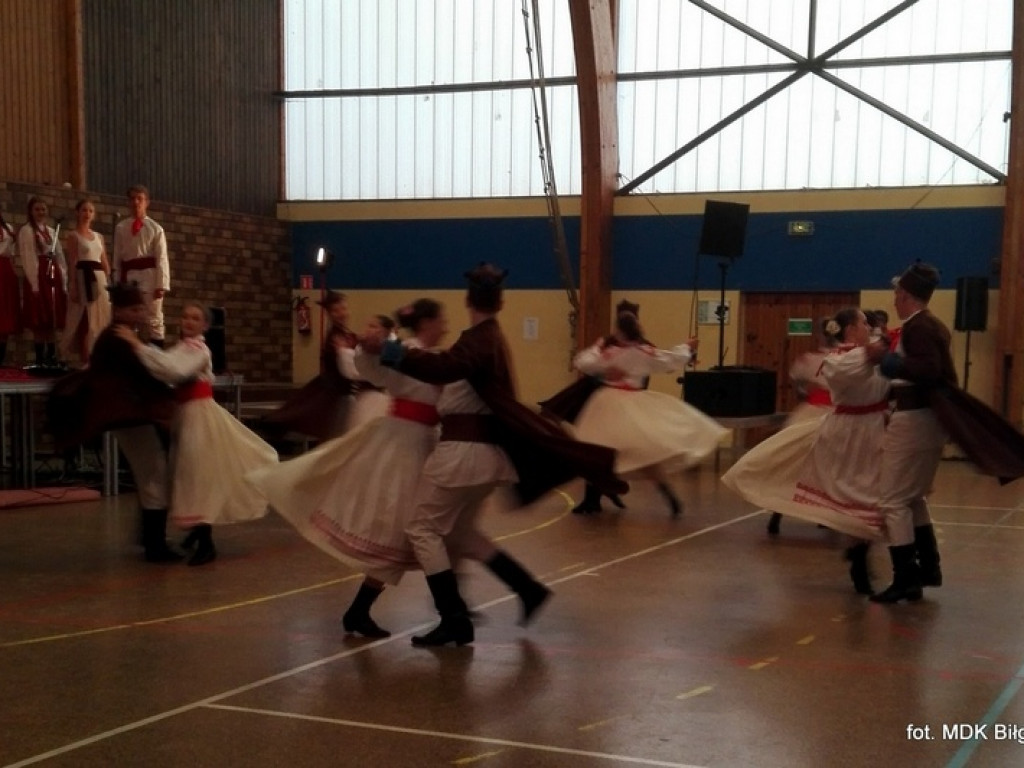 Zespoły MDK na Zjeździe Polonii w Osny pod Paryżem