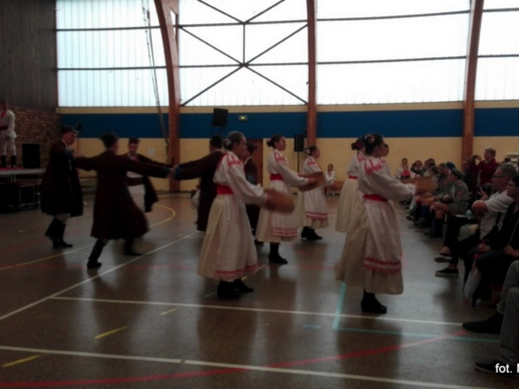 Zespoły MDK na Zjeździe Polonii w Osny pod Paryżem