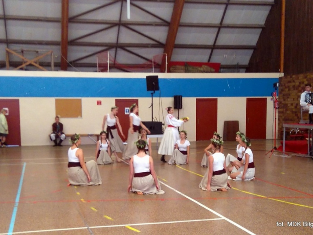 Zespoły MDK na Zjeździe Polonii w Osny pod Paryżem
