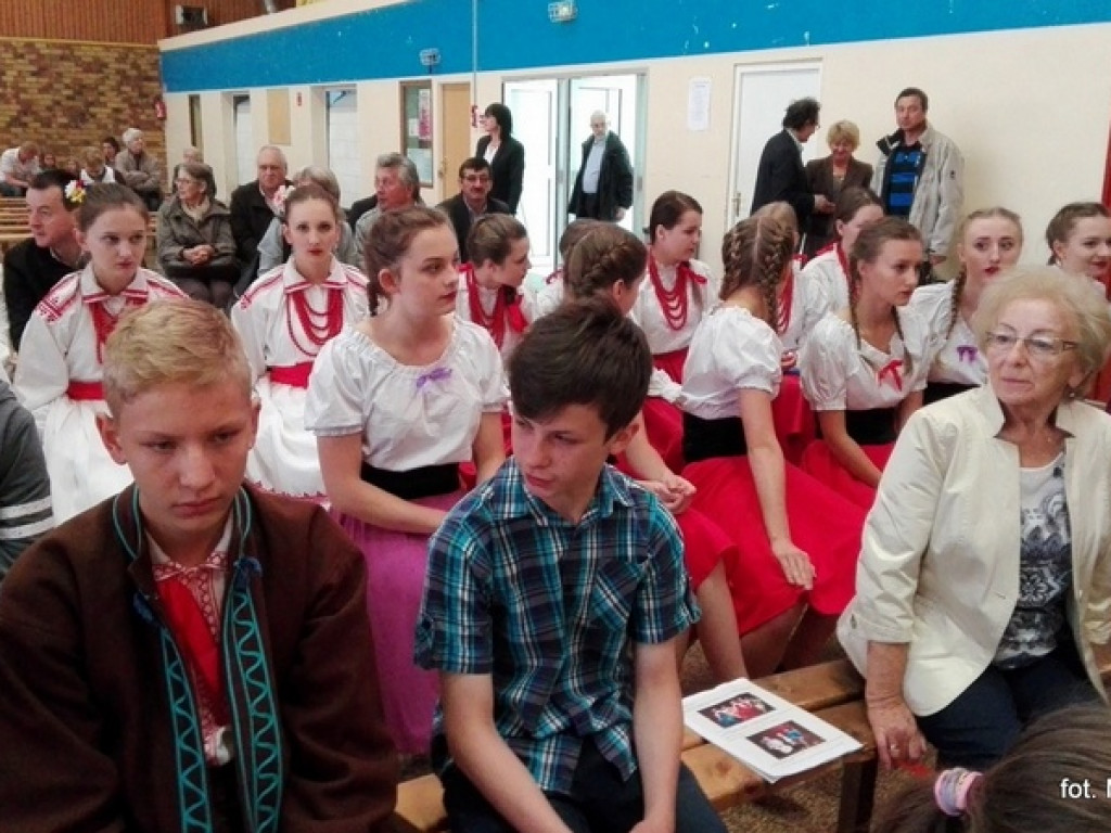 Zespoły MDK na Zjeździe Polonii w Osny pod Paryżem