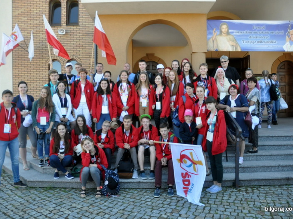 Światowe Dni Młodzieży - pielgrzymi modlili się w świątyni św. Jana Pawła II (FOTO)